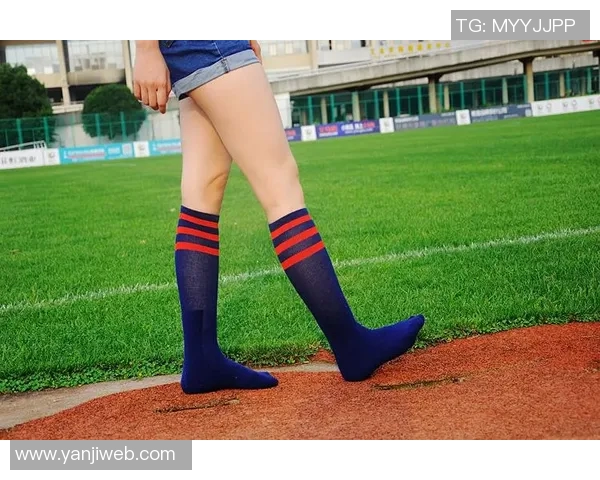 权志龙与足球明星亲密互动瞬间引发粉丝热议与狂欢