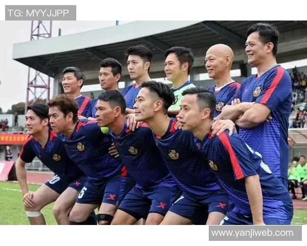 足球明星之间的友谊与竞争关系全景图解析