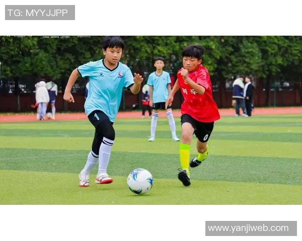 带火字的足球明星们如何在绿茵场上点燃激情与荣耀的火焰