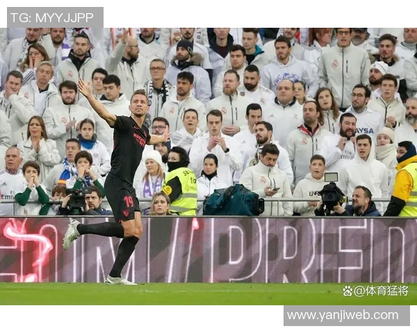 外国足球明星激烈冲突瞬间曝光引发热议与讨论